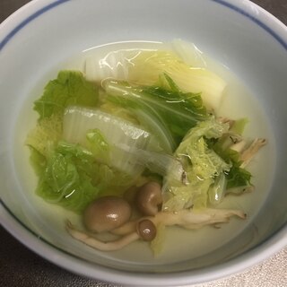 白菜としめじの和風スープ